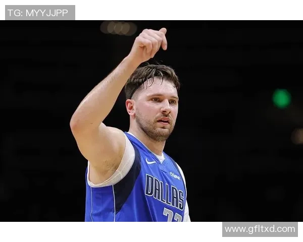 东契奇狂砍73分刷新现役得分纪录独行侠力克太阳终结对手11连胜 东契奇狂砍73分刷新现役得分纪录独行侠力克太阳终结对手11连胜