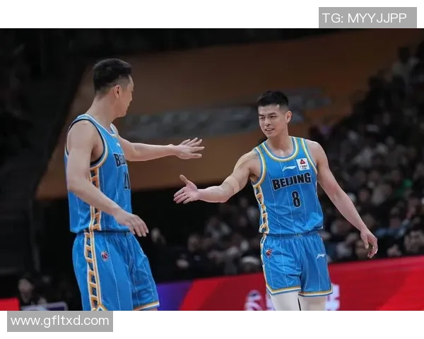 方硕的篮球之路：从青涩少年到职业赛场的奋斗与荣耀